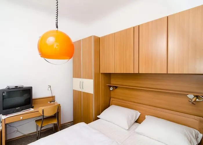Rooms Pile